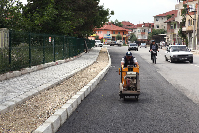 Büyükşehir Yolları Genişletiyor