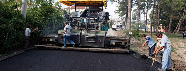 Arifiye'nin Yolları Asfaltlanıyor