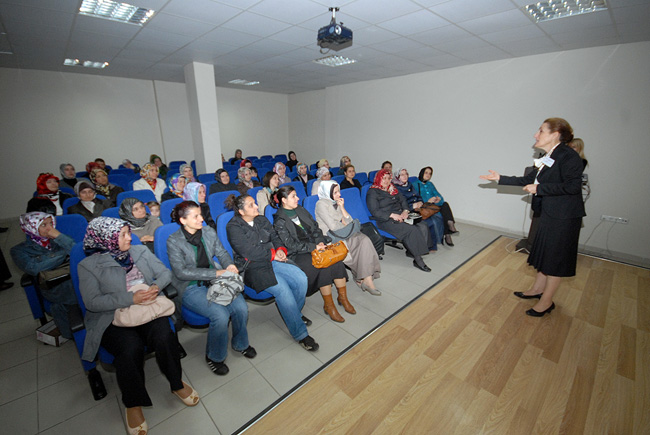 Aile Eğitim Seminerleri Başladı