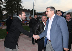 Karapürçek Meydanı Açılışa Hazırlanıyor