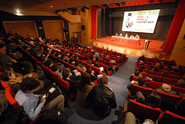 İnanmış Adam, Büyük Şair Akif