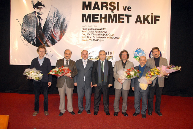 İnanmış Adam, Büyük Şair Akif