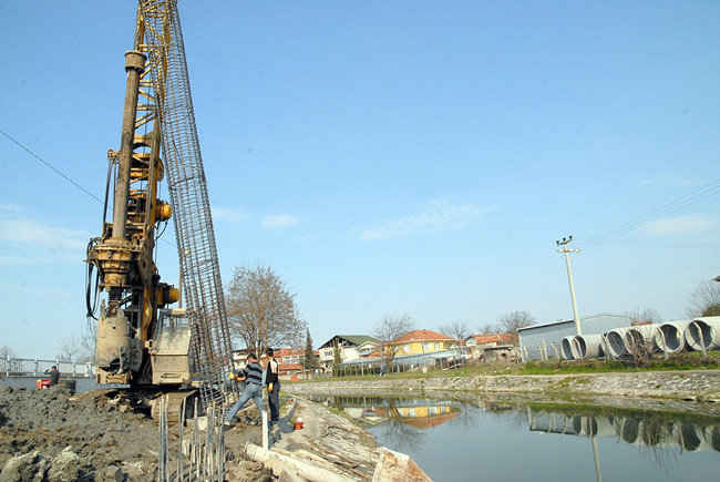 Büyükşehir Yeni Yol Açıyor