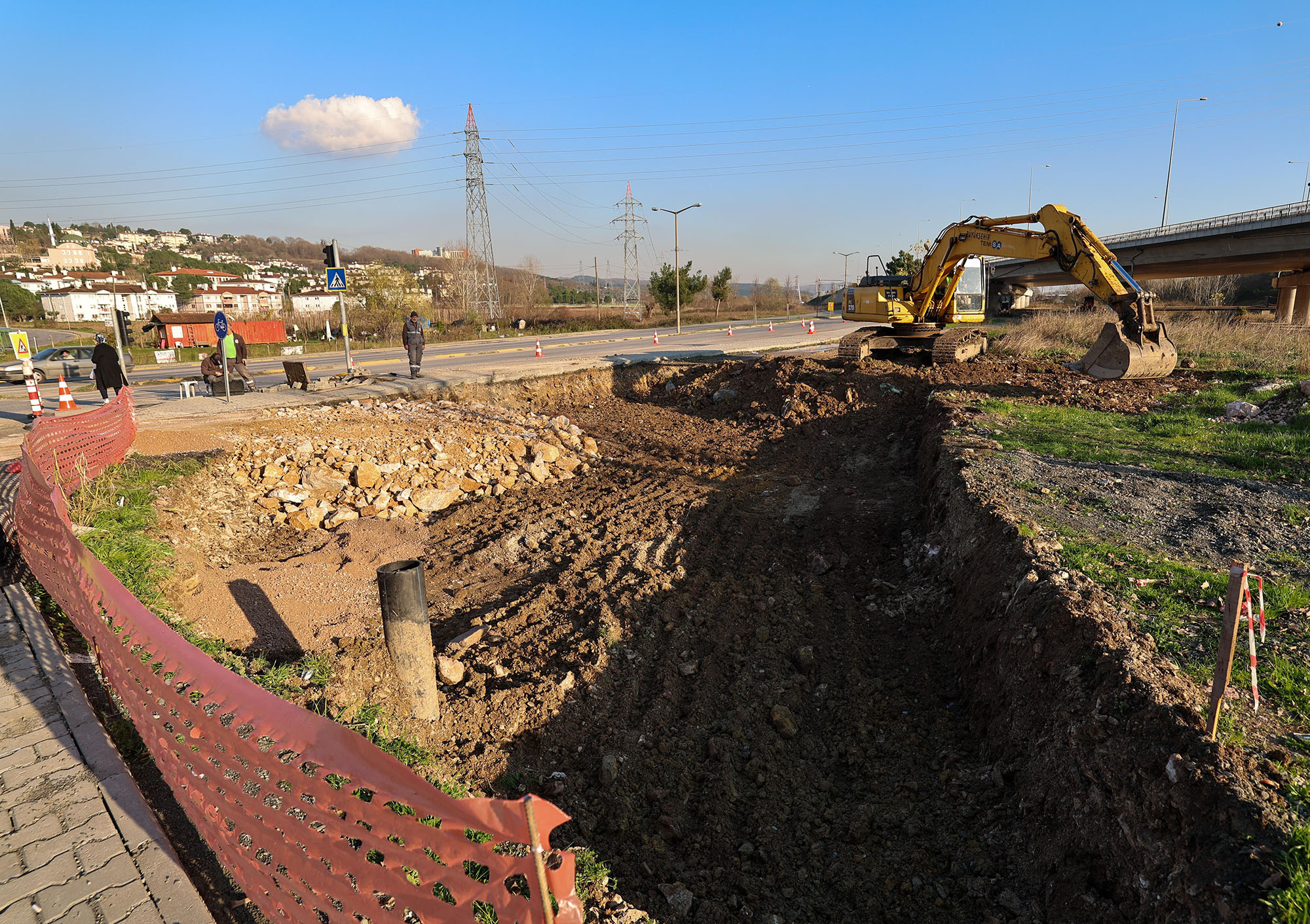 1 milyar TL’lik tarihi projede ilk kazma vuruldu: Yenikent’e cazibe katacak metrobüsler yakında yollarda