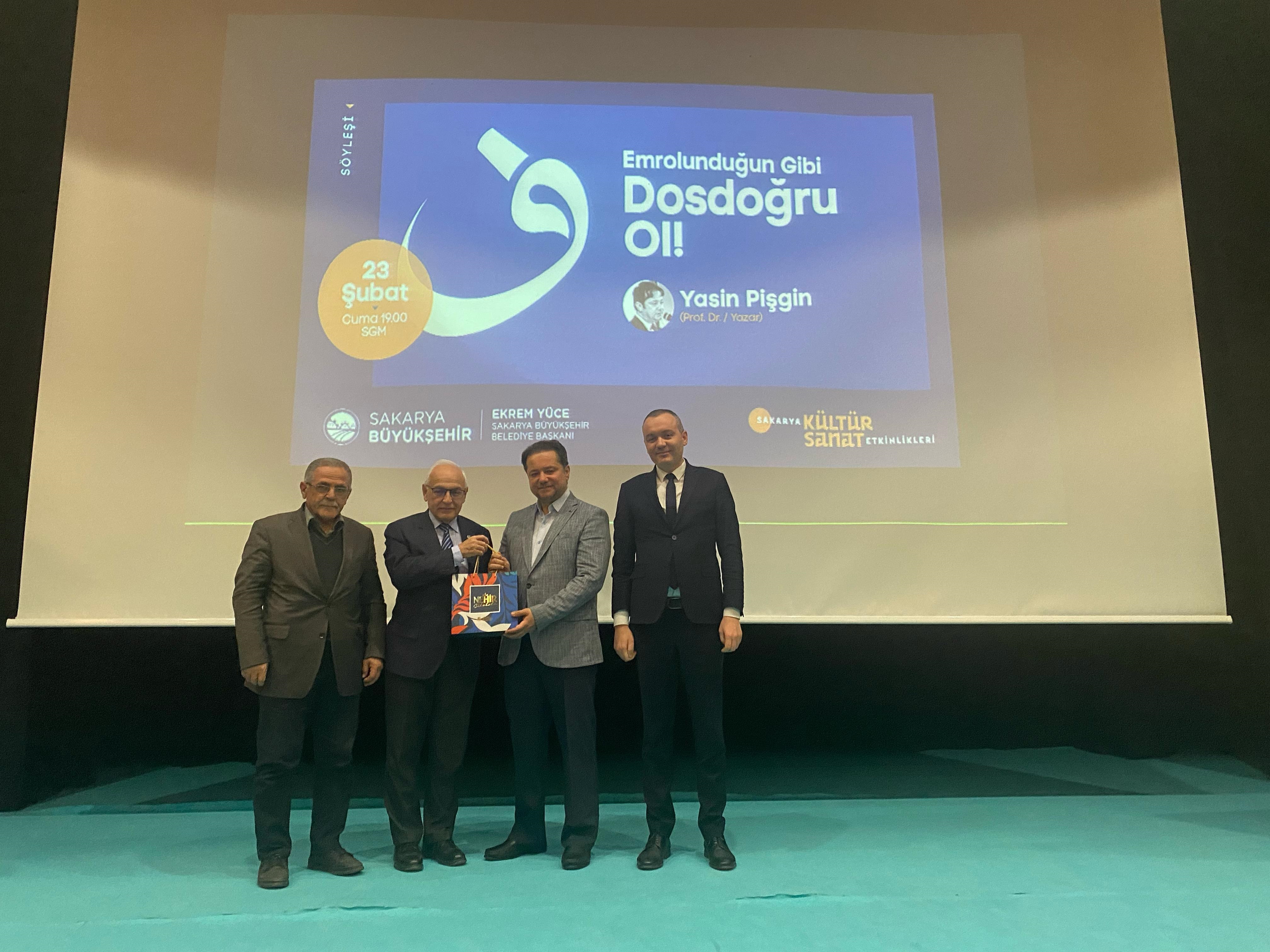 Ünlü yazar Prof. Dr. Yasin Pişgin’e yoğun ilgi: “Emrolunduğun gibi dosdoğru ol”