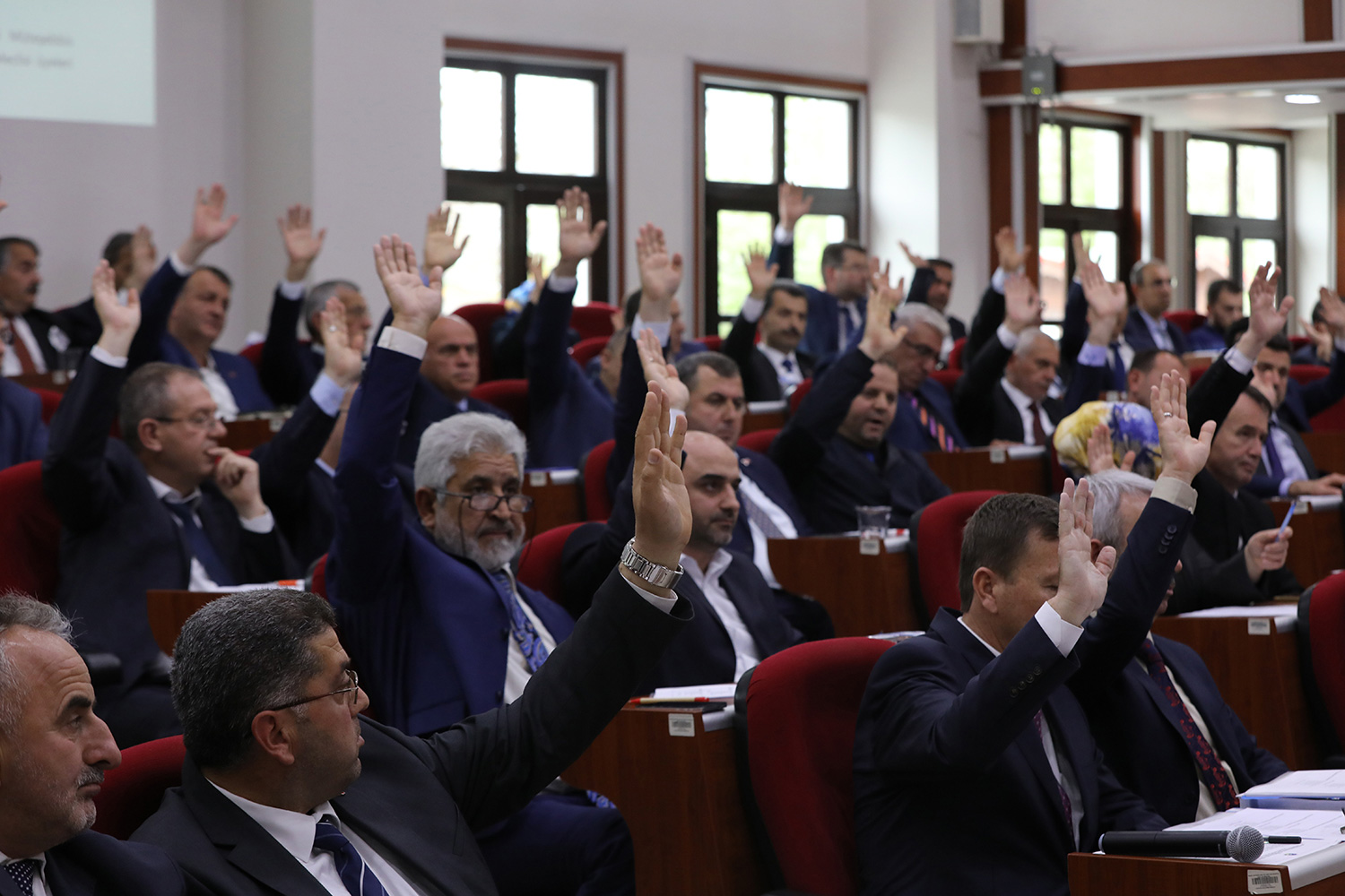 Büyükşehir Meclisi’nde yeni dönem hayırlı olsun