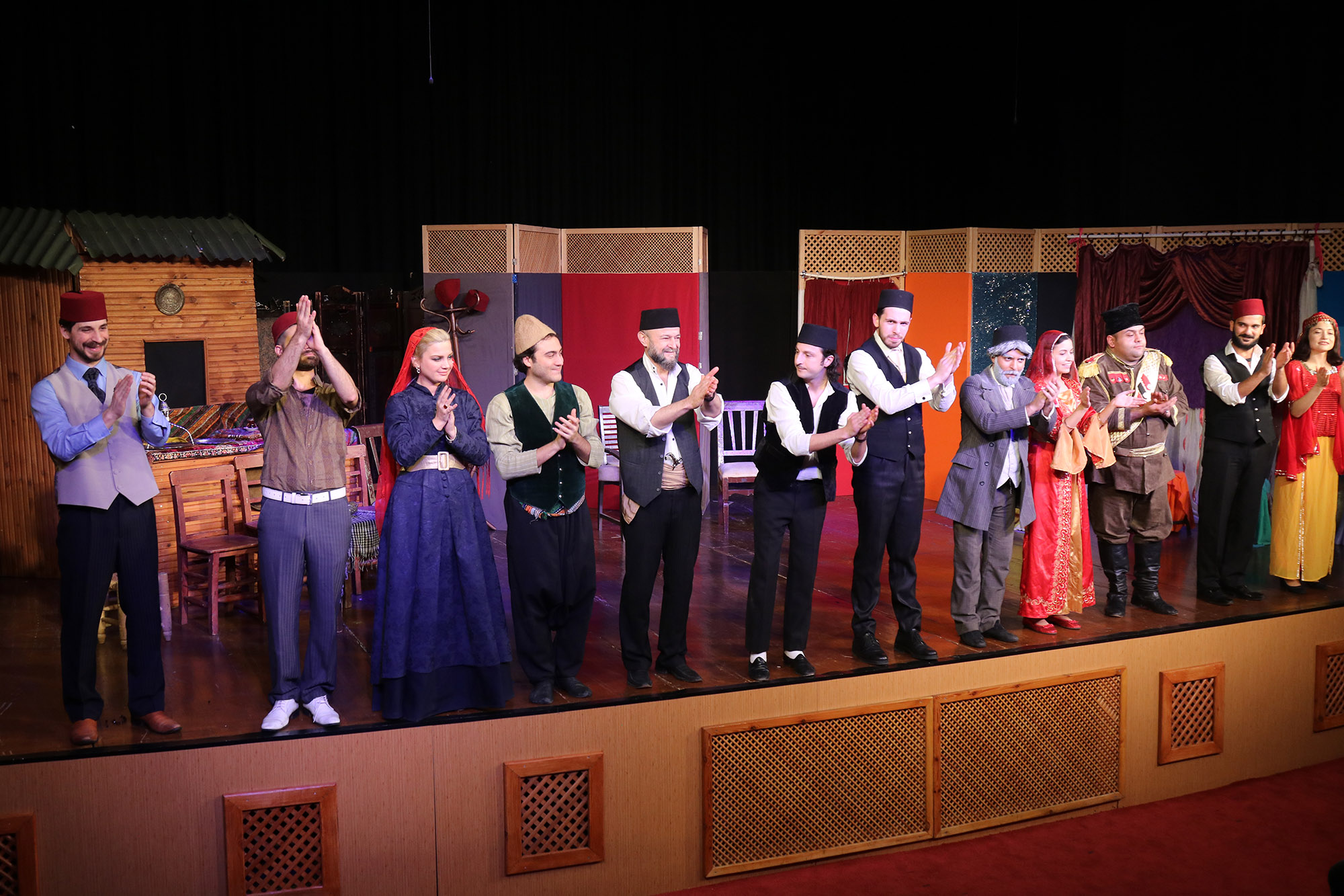 Gün boyu devam etti; Büyükşehir’den tiyatro şöleni