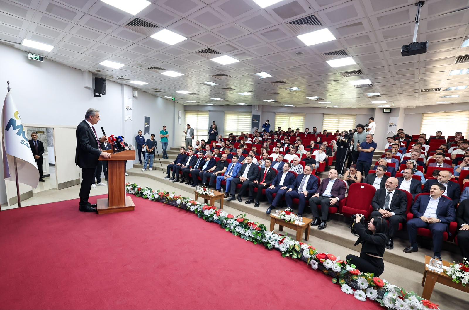 “Gençlerimize düğün salonu desteği sunacağız”