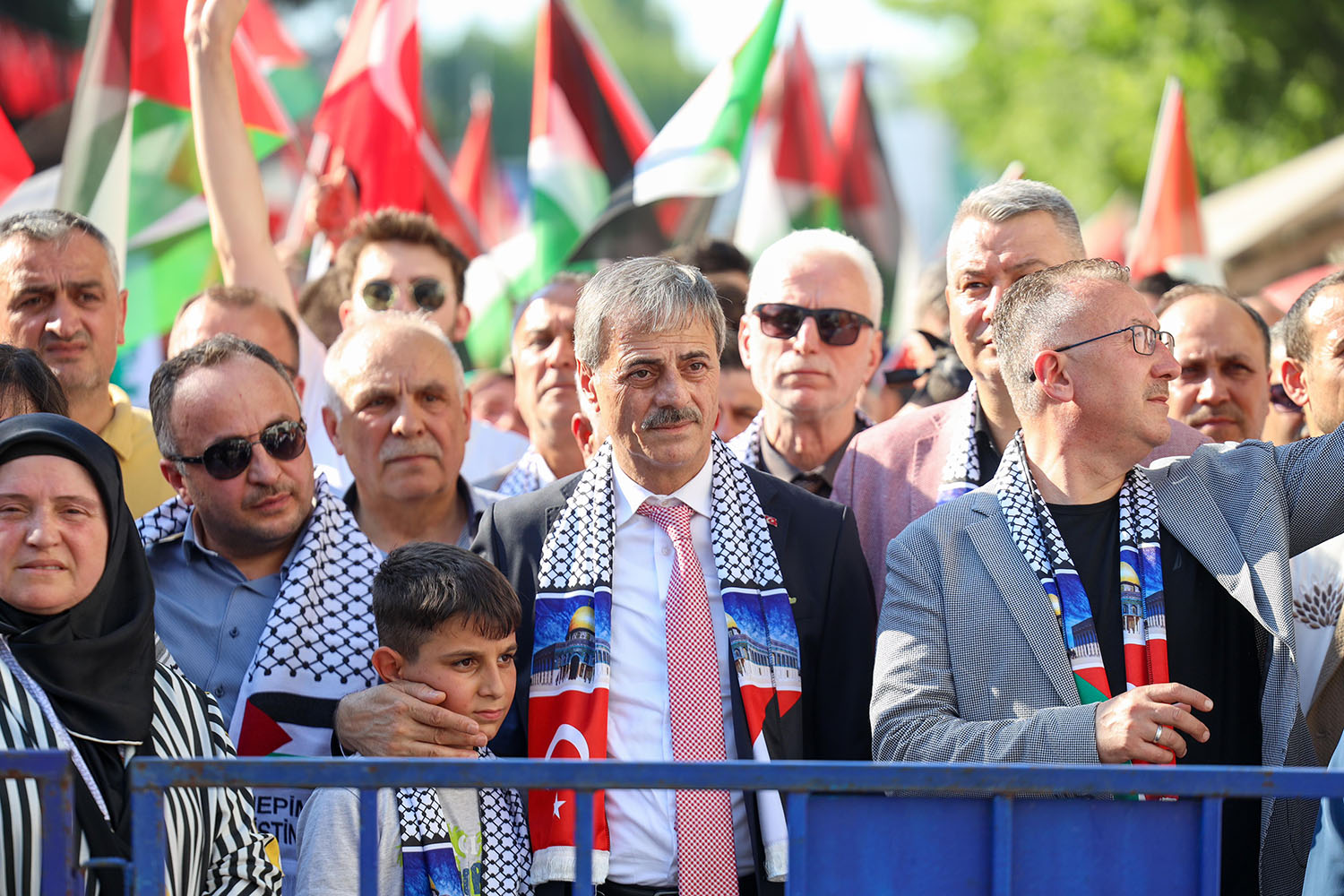 Yusuf Alemdar Filistin için sokağa dökülen binlerce Sakaryalıyla: "Filistin hepimizin davasıdır"