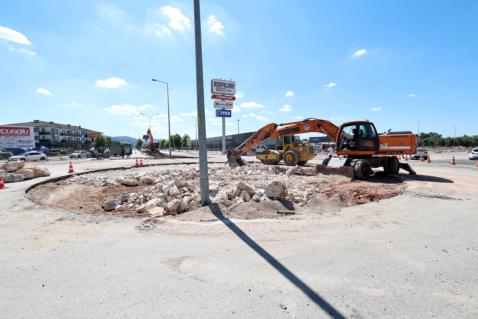 Büyükşehir, Eski Kipa Kavşağı’nı yeni duble yol bağlantısına hazırlıyor