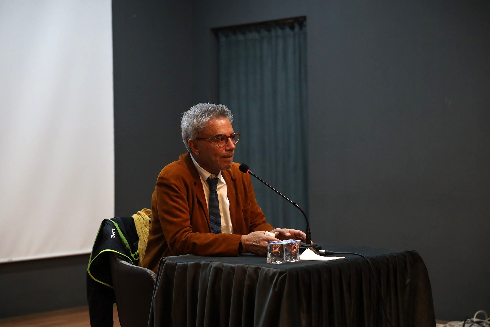 Büyükşehir Akademi’de Felsefe Atölyesi yoğun katılımla başladı