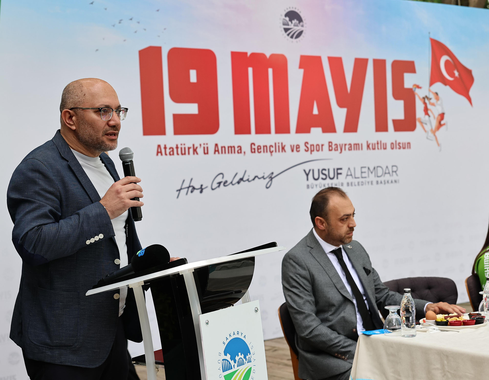 “Şehrimizin ve ülkemizin geleceği gençlerin başarılarından gurur duyuyoruz”