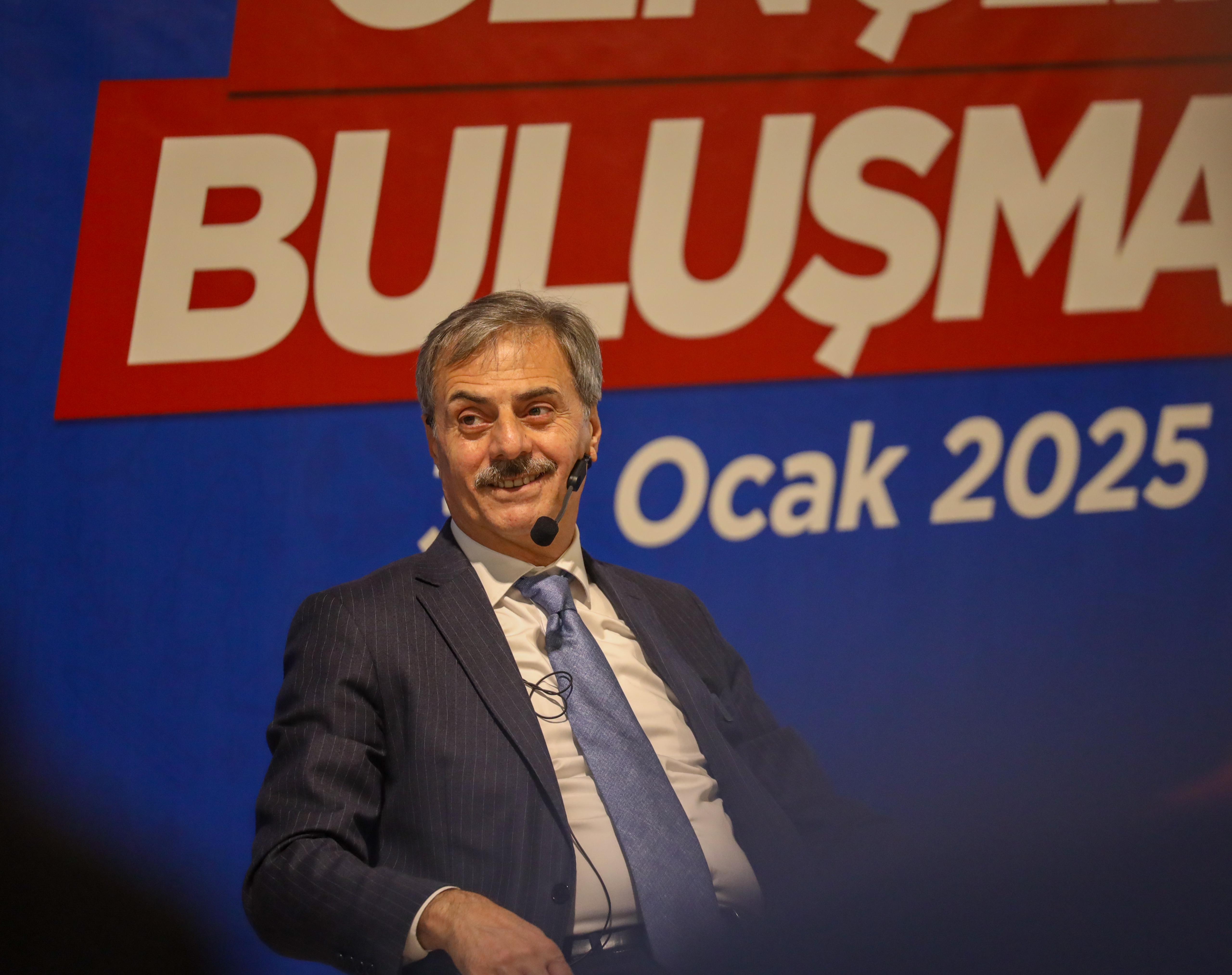 Gençler için Kapalı Spor Salonu, Bilim Merkezi, Kütüphane…