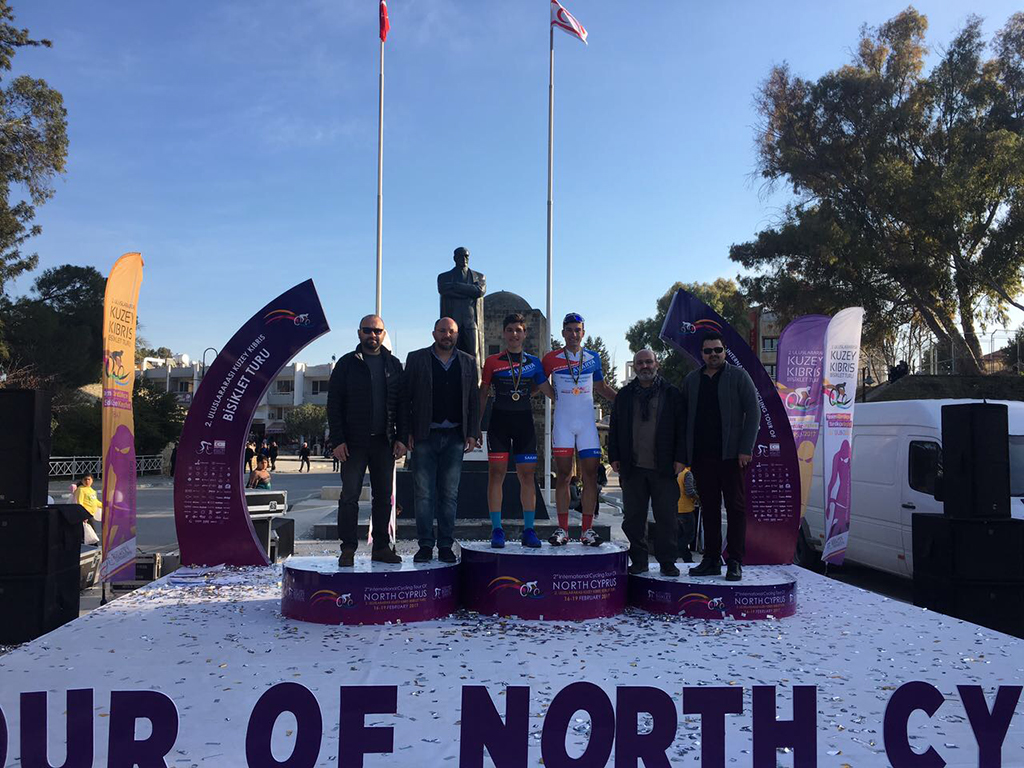 Büyükşehirli bisikletçiler Kıbrıs’ta birinci oldu