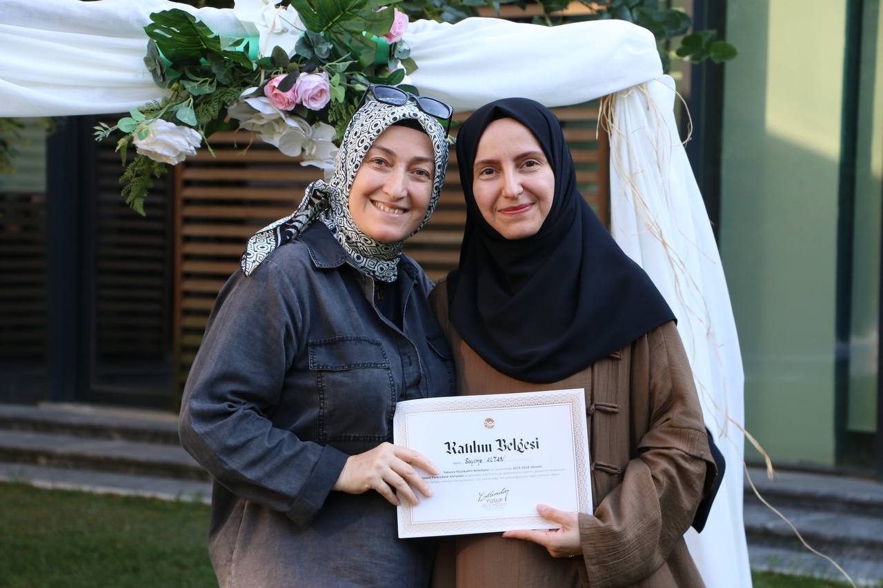 Manevi Farkındalık Atölyeleri kursiyerleri belgelerini aldılar