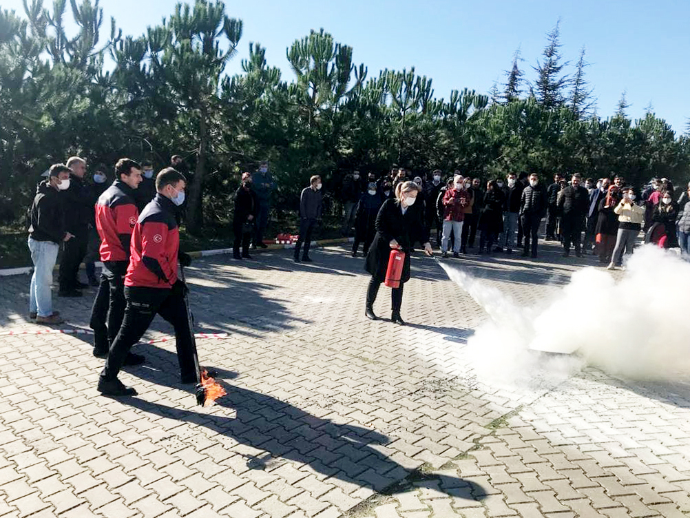 Büyükşehir tatbikatlarla vatandaşları afete hazırlıyor