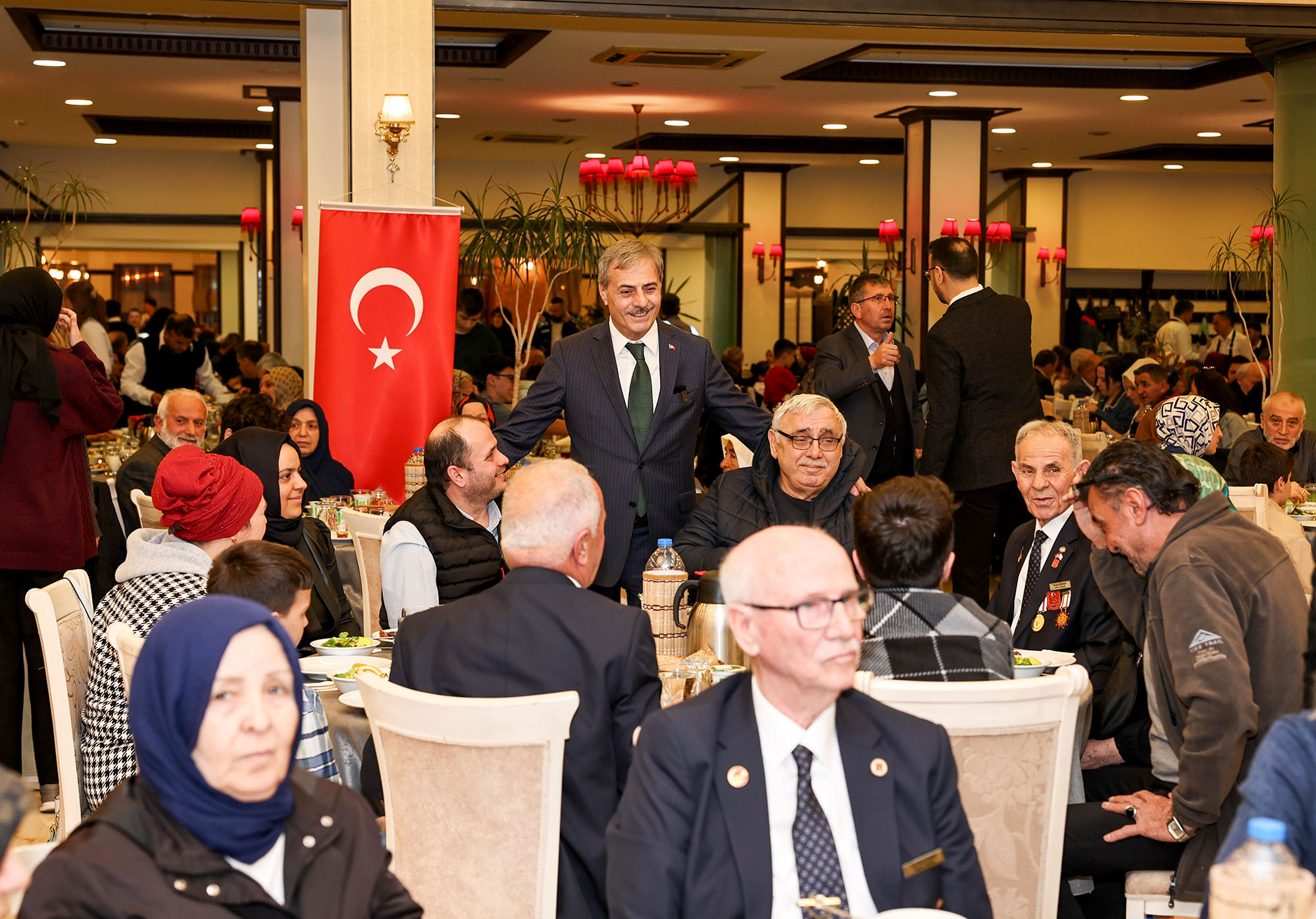 “Bu birlikteliği vatanı canı pahasına koruyan kahramanlara borçluyuz”
