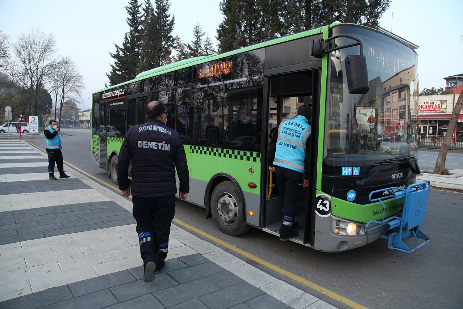 Toplu taşımada COVİD denetimleri artarak devam ediyor