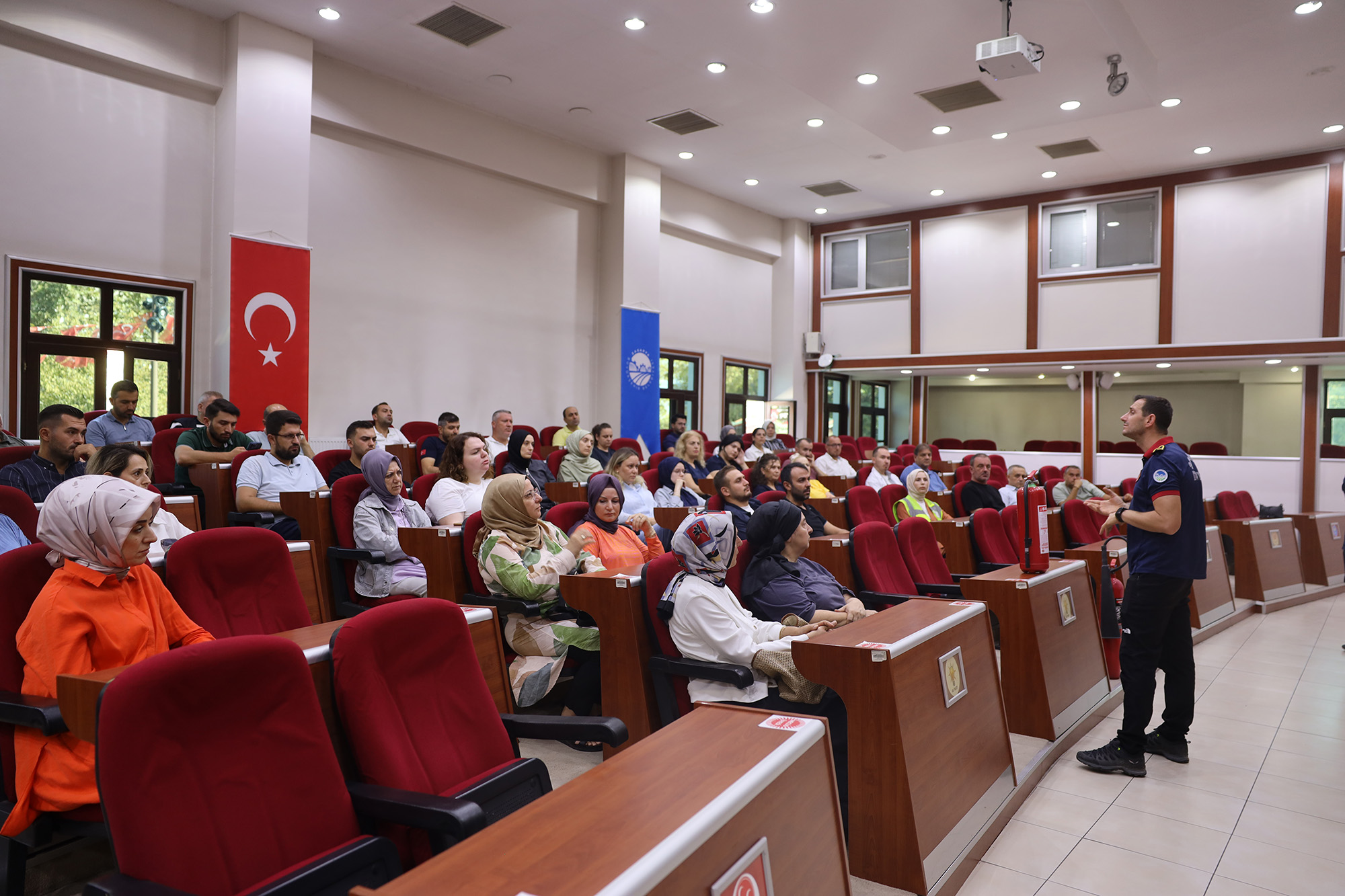 Büyükşehir çalışanlarına yangına karşı uygulamalı eğitim