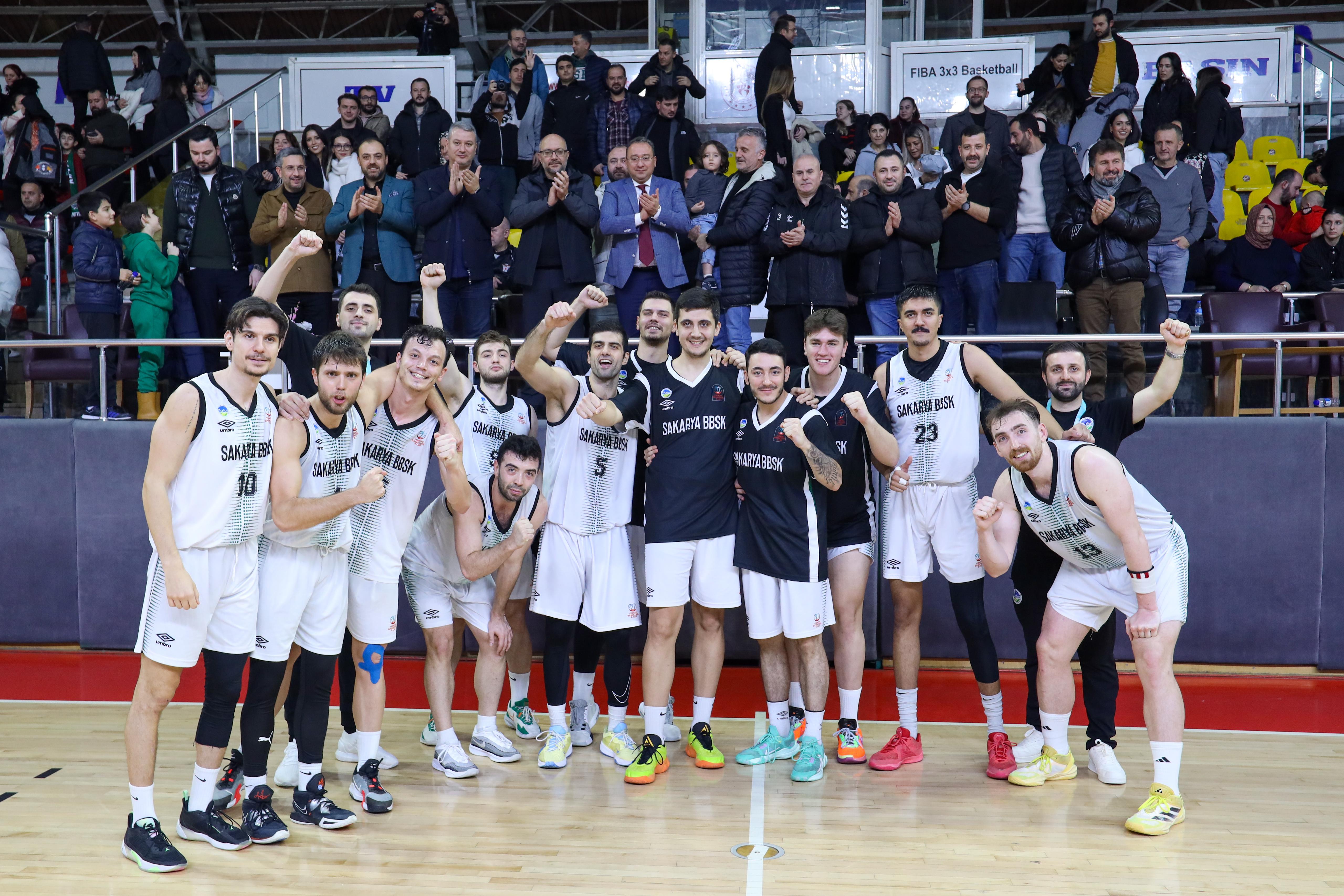 Dev adamlardan kritik galibiyet: 76-65
