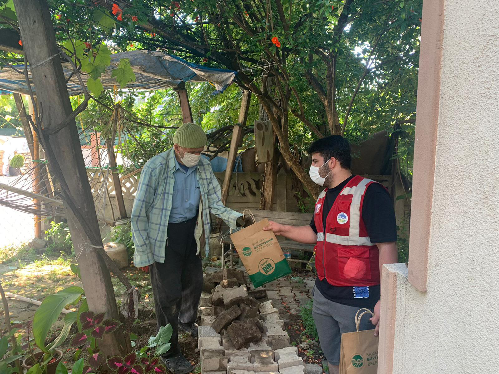 Salgın destek paketleri vatandaşlara ulaşıyor