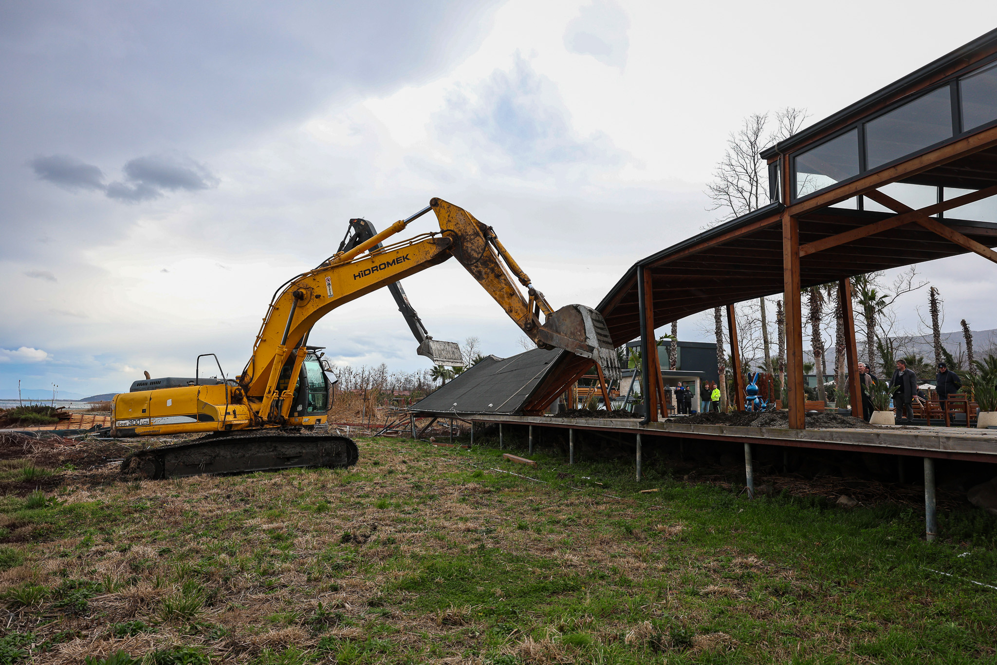 SASKİ paylaştı: “6 kilometrelik hatta kaçak iskele ve yapılar kaldırıldı”