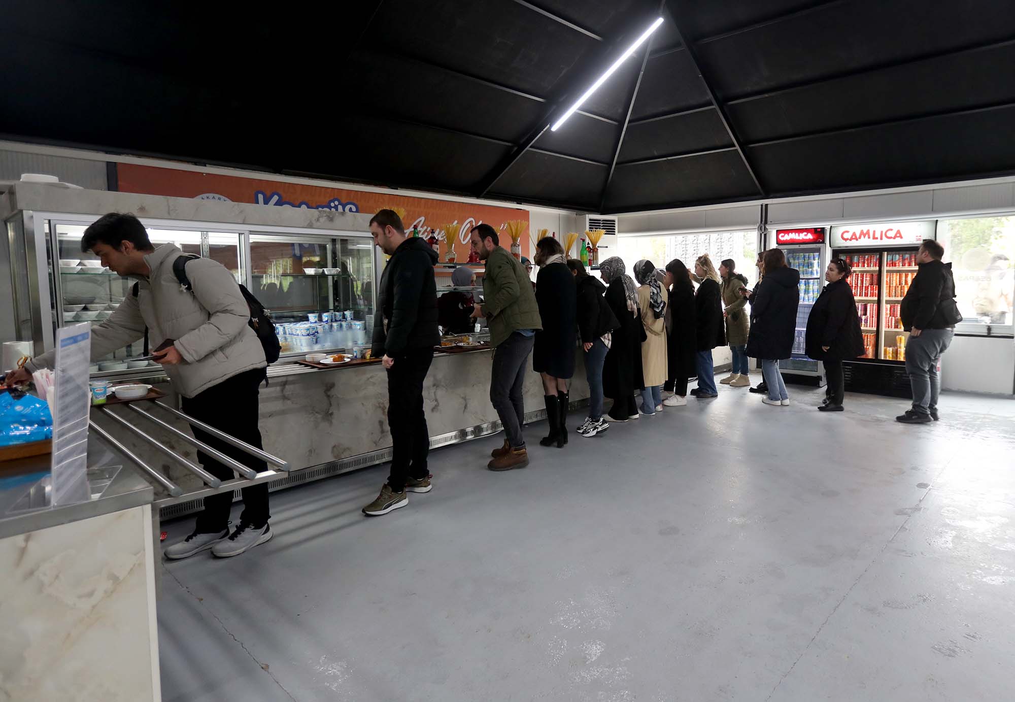 Kampüs Mutfak ilk haftadan gençlerin ilgi odağı oldu