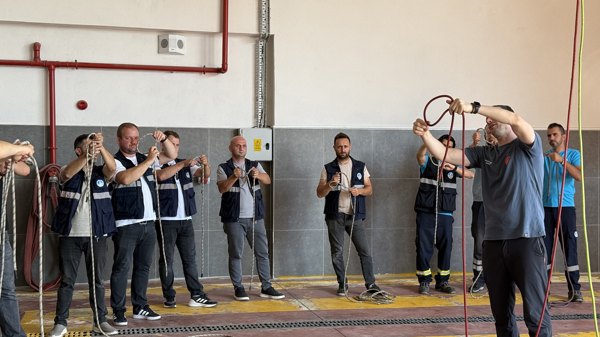 SASKİ saha personeline İtfaiye’den uygulamalı güvenlik eğitimi