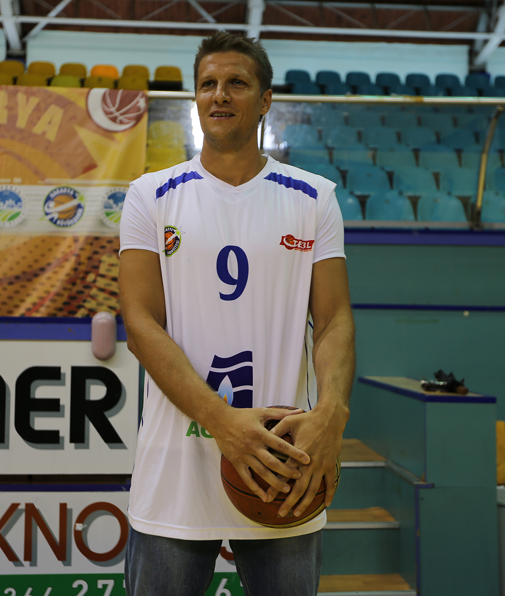 Büyükşehir Basketten 5 İmza Daha