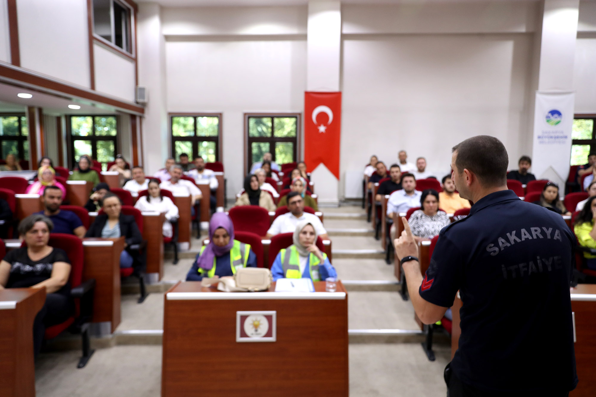 Büyükşehir çalışanları ‘ateşe müdahaleyi’ öğrendi