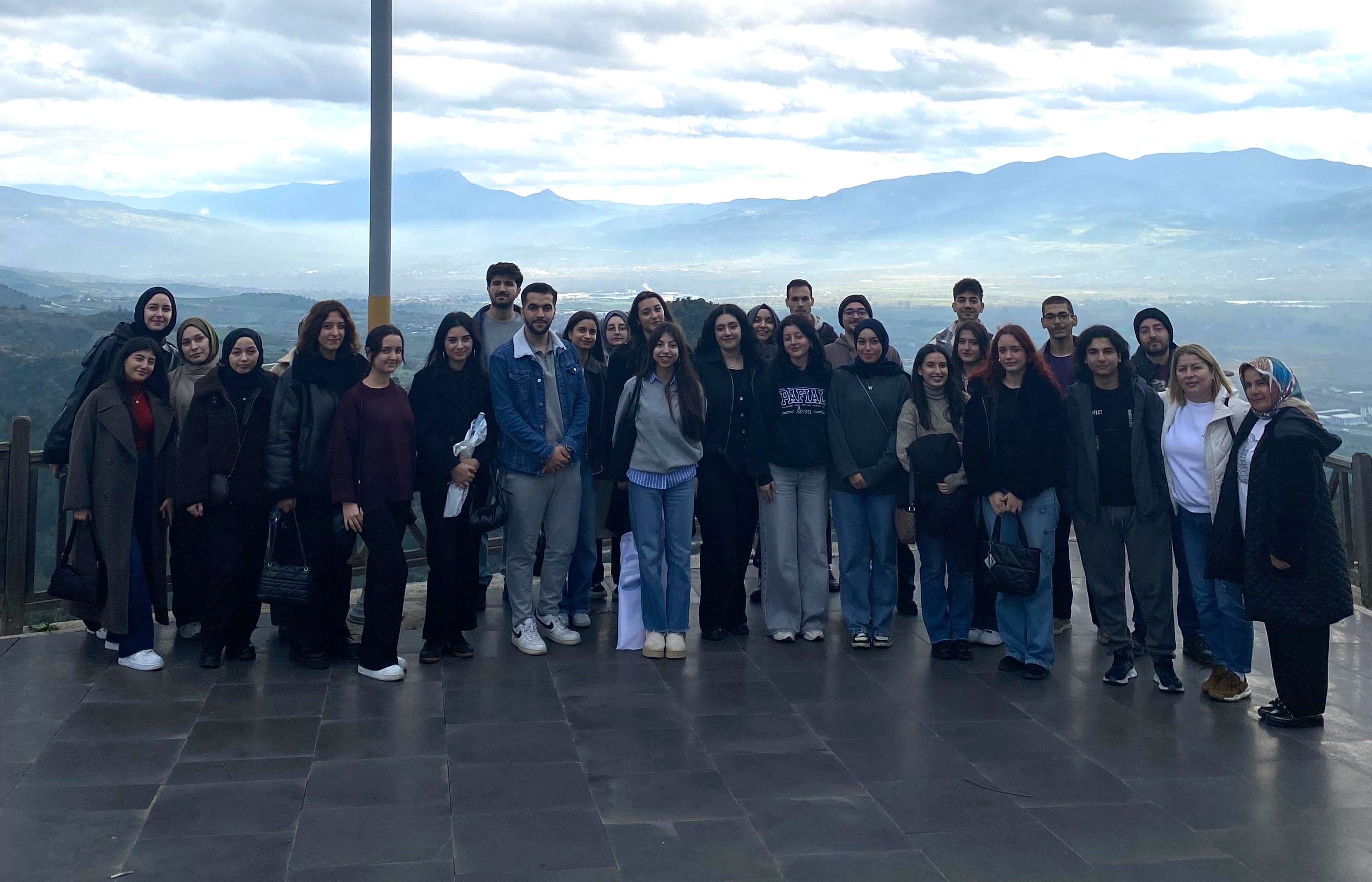 Büyükşehir’in tanıtım gezileriyle adım adım şehri keşfediyorlar