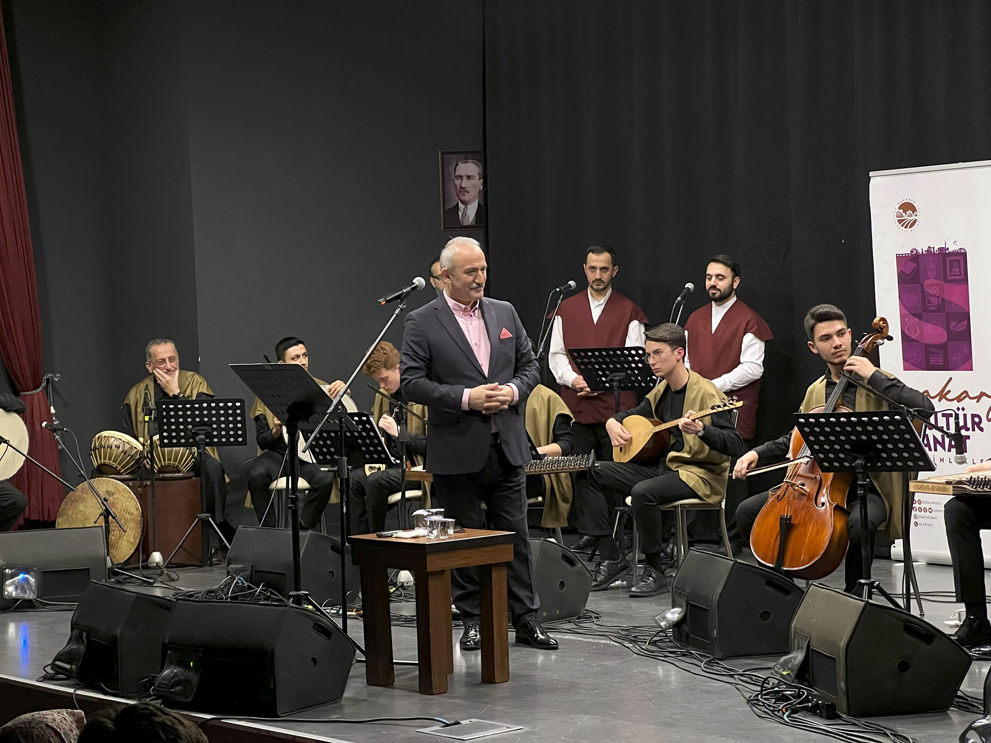 İlahilerle dolu gecede Ramazan’ın manevi ruhu hissedildi