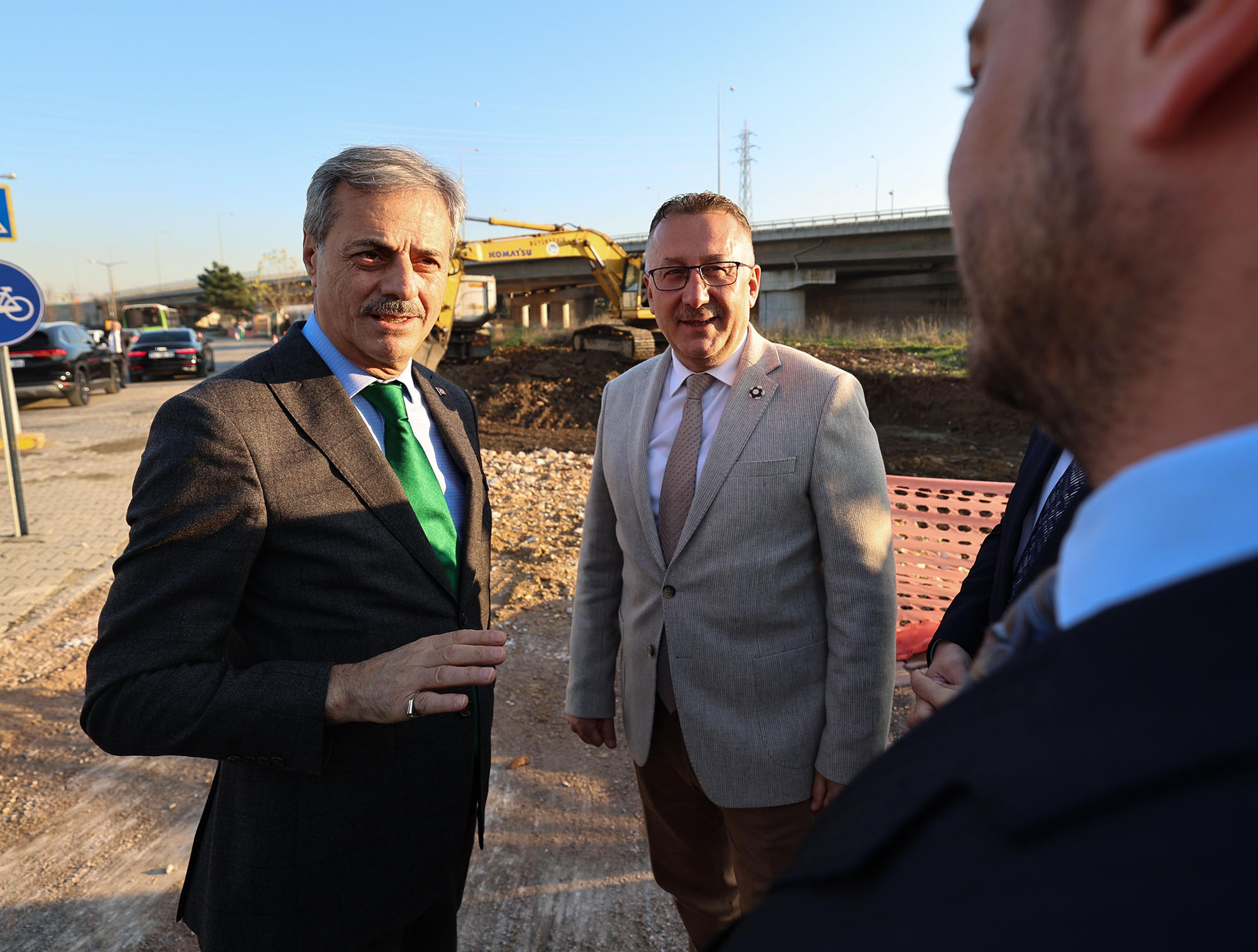 1 milyar TL’lik tarihi projede ilk kazma vuruldu: Yenikent’e cazibe katacak metrobüsler yakında yollarda
