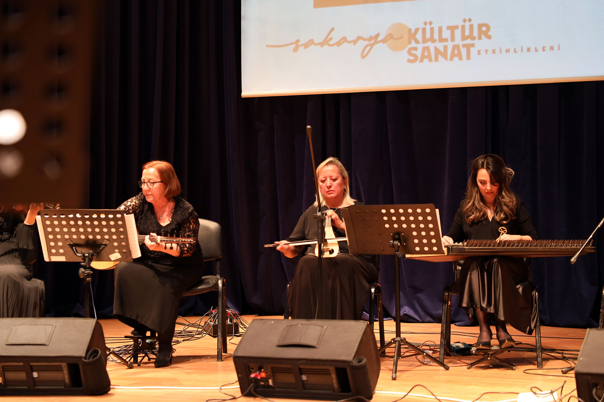 Büyükşehir’den kadınlara özel gece: “Unutulmayan Şarkılar” yoğun ilgi gördü