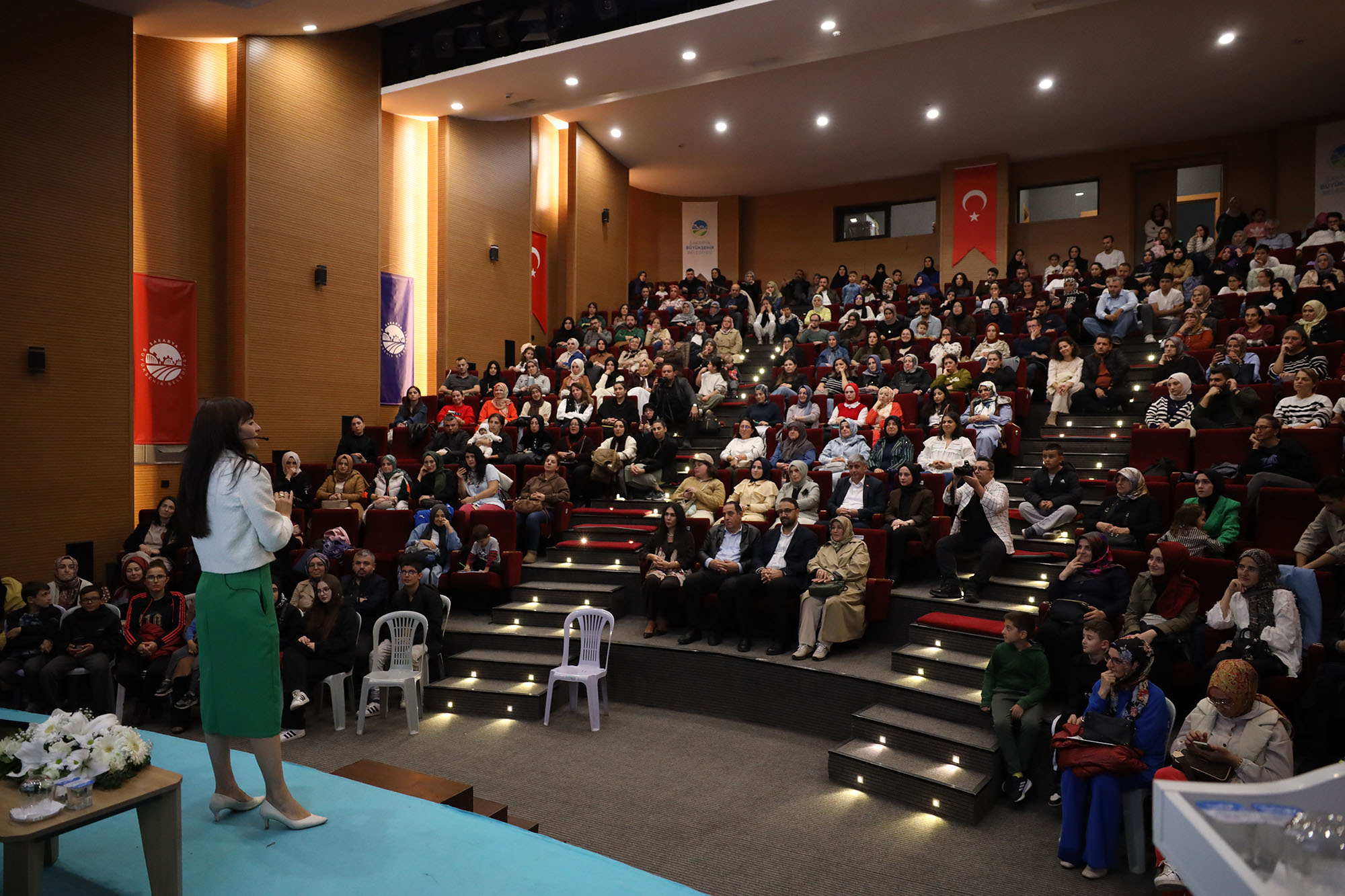 “Çocuklarınıza pahalı hediyeler değil, sevgi dolu anlar verin”