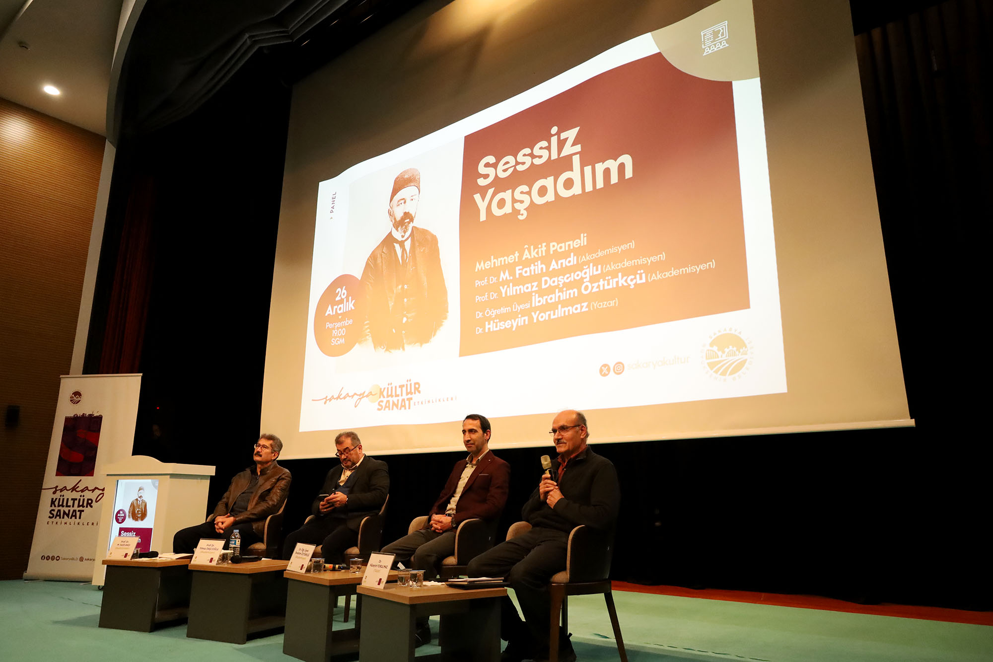 Milletin hafızasında hiç sönmeyecek olan bir ışık: Mehmet Akif’in vatana olan aşkını anlattılar 