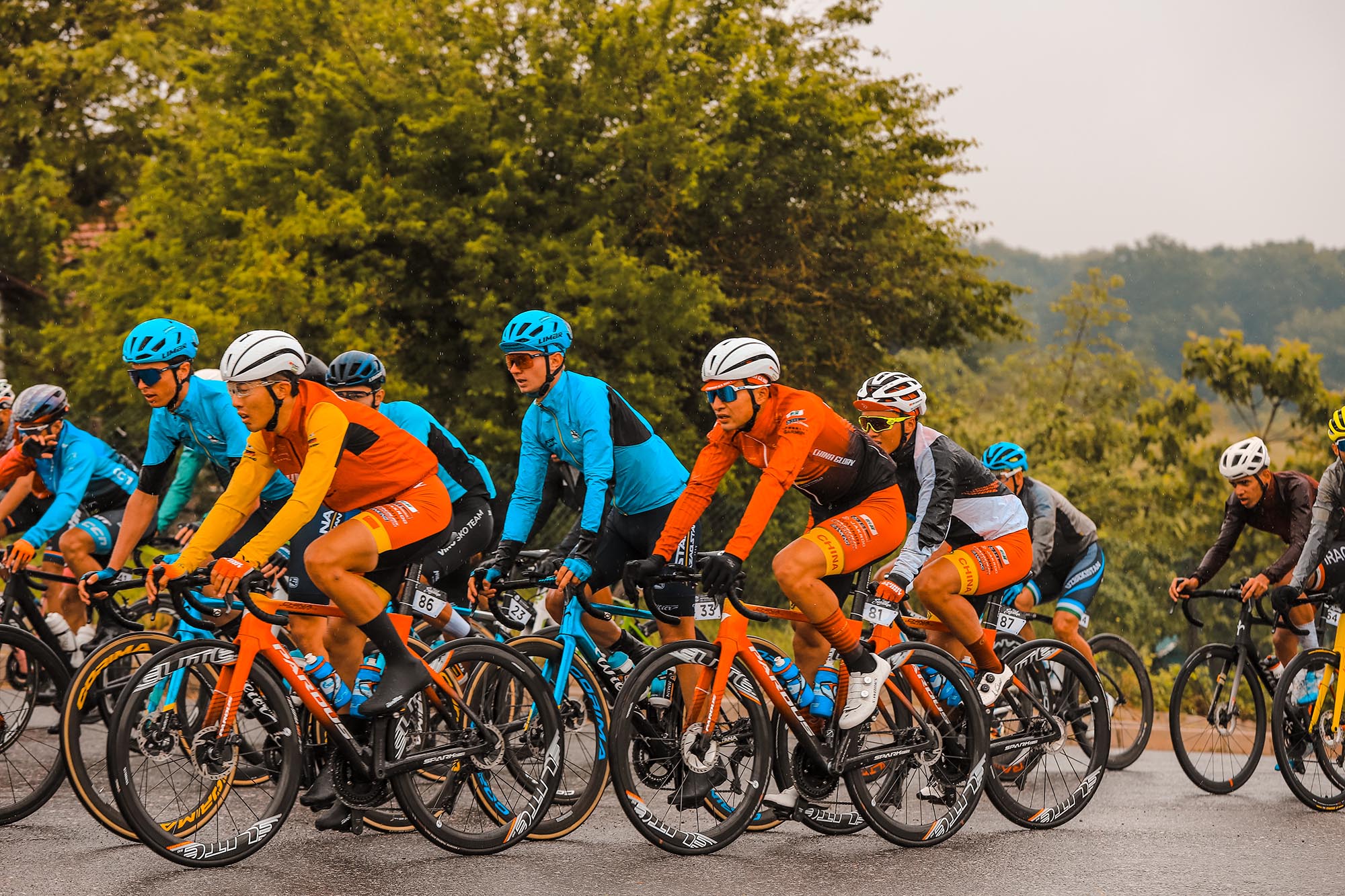 119 kilometrelik zorlu parkurda Tour Of Sakarya fırtınası