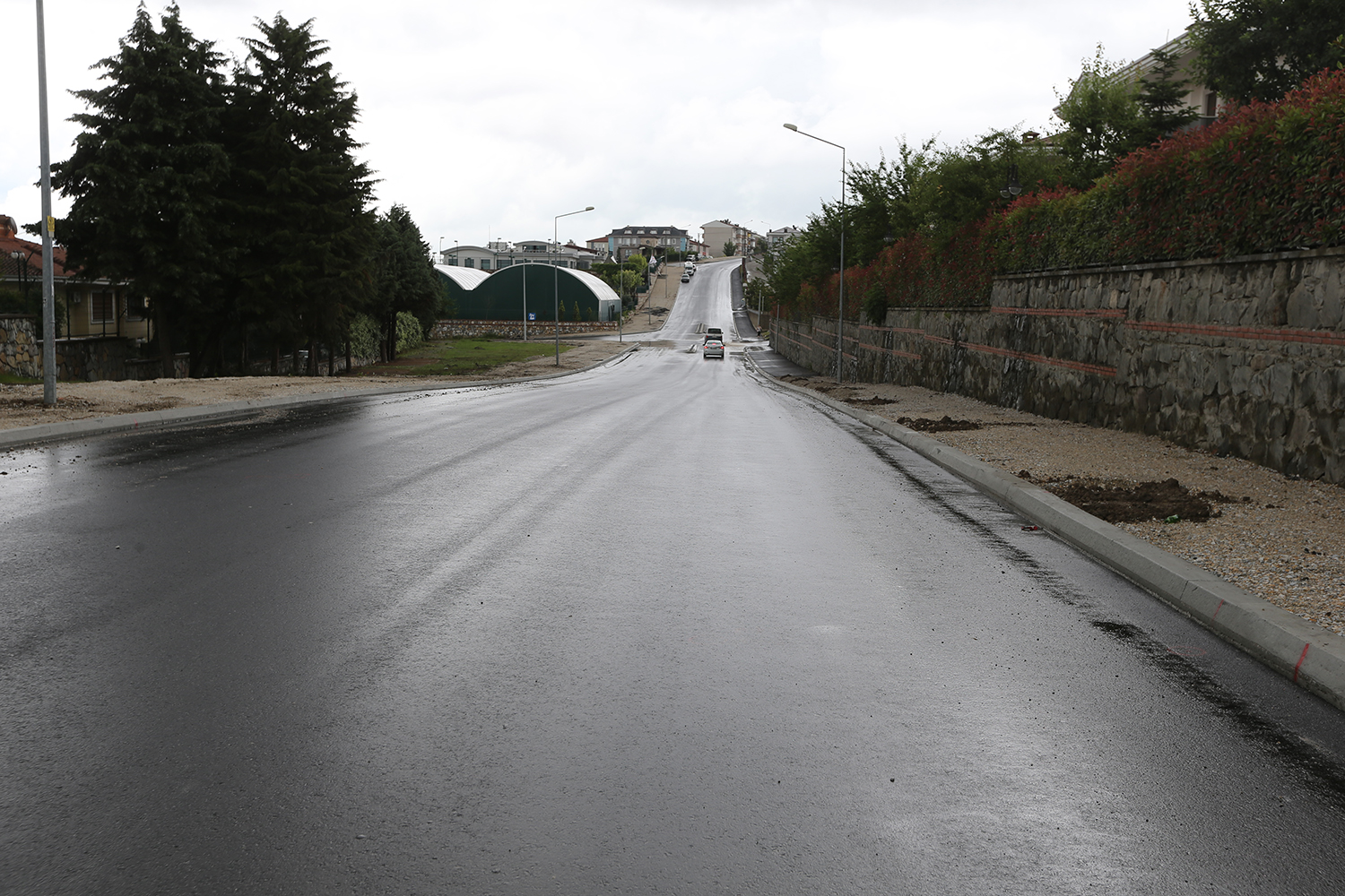 Altınışık Caddesi sıcak asfaltla buluştu