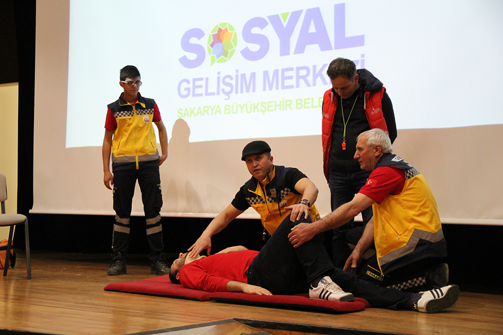 SGM öğrencilerine afet eğitimi