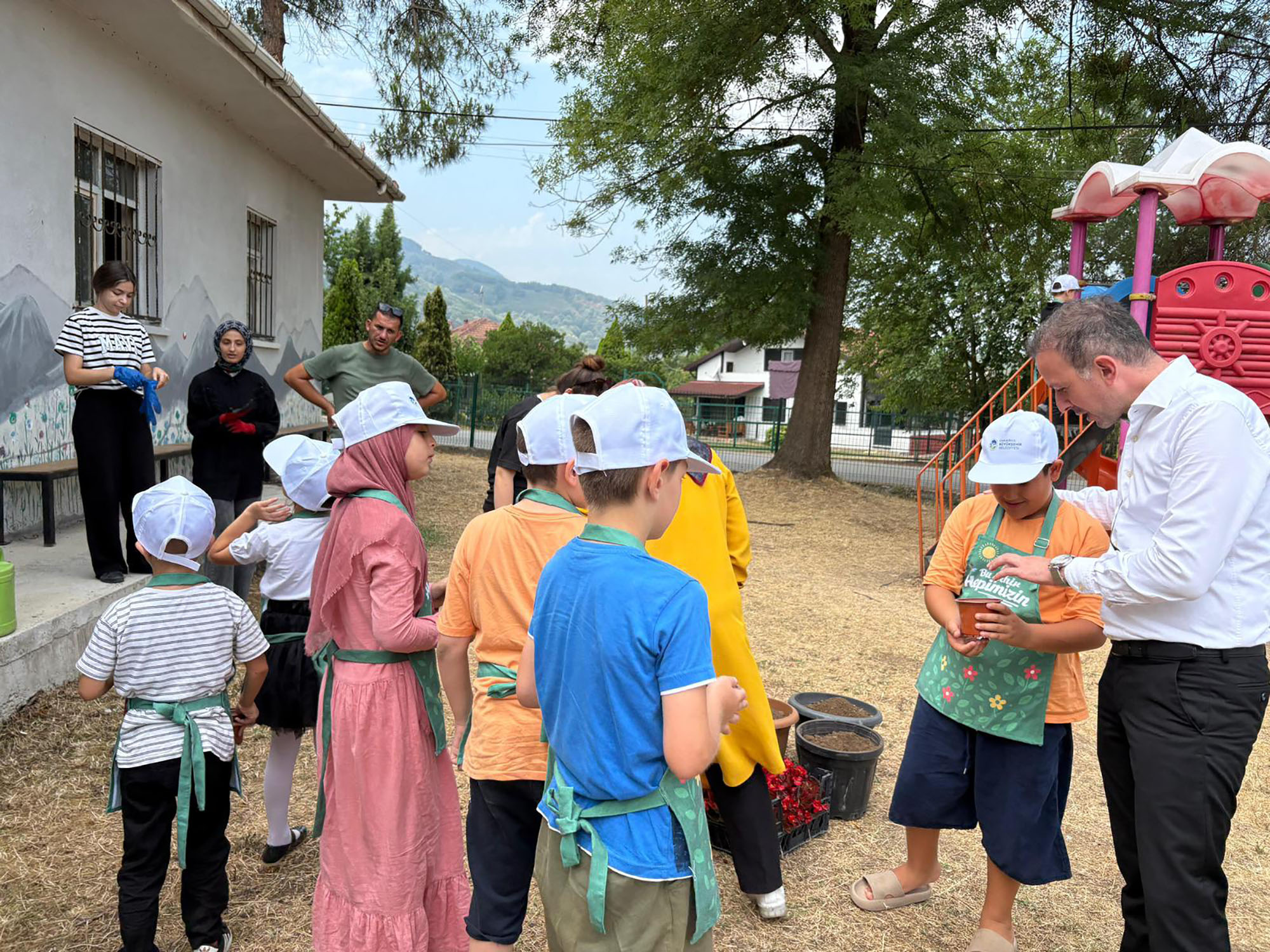 Minik bahçıvanlar geleceğe yeşil miras bırakıyor