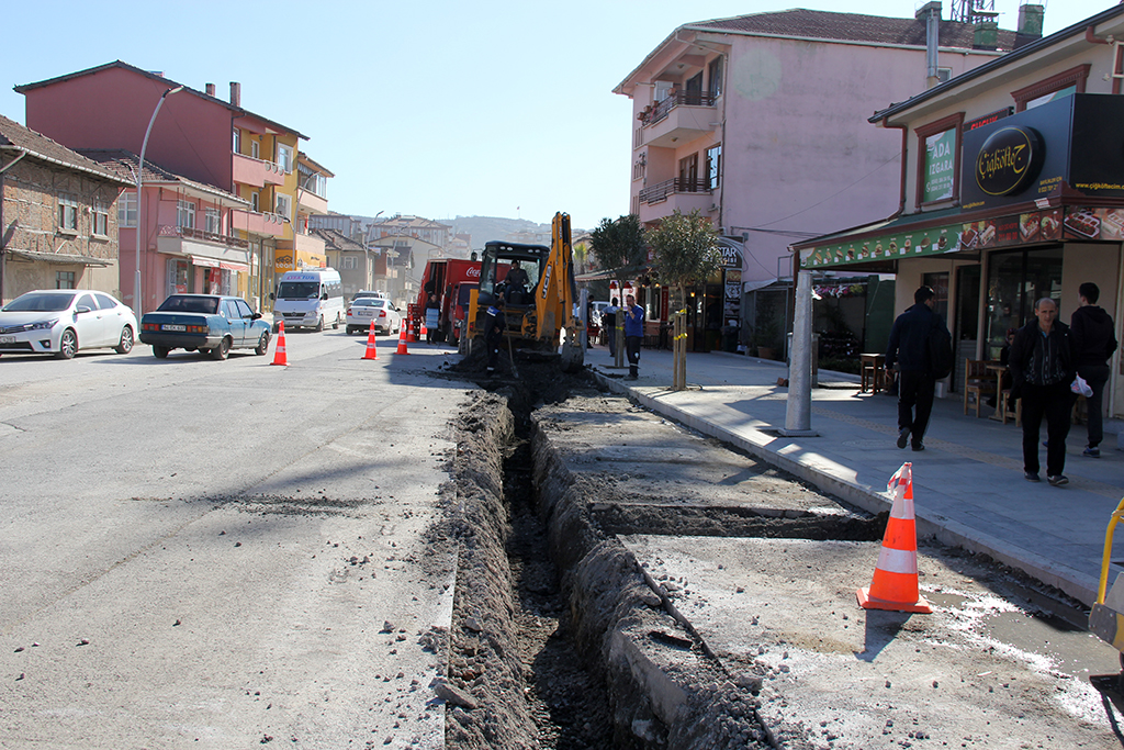 Bağlar Caddesi’nin İçmesuyu Hattı Yenileniyor