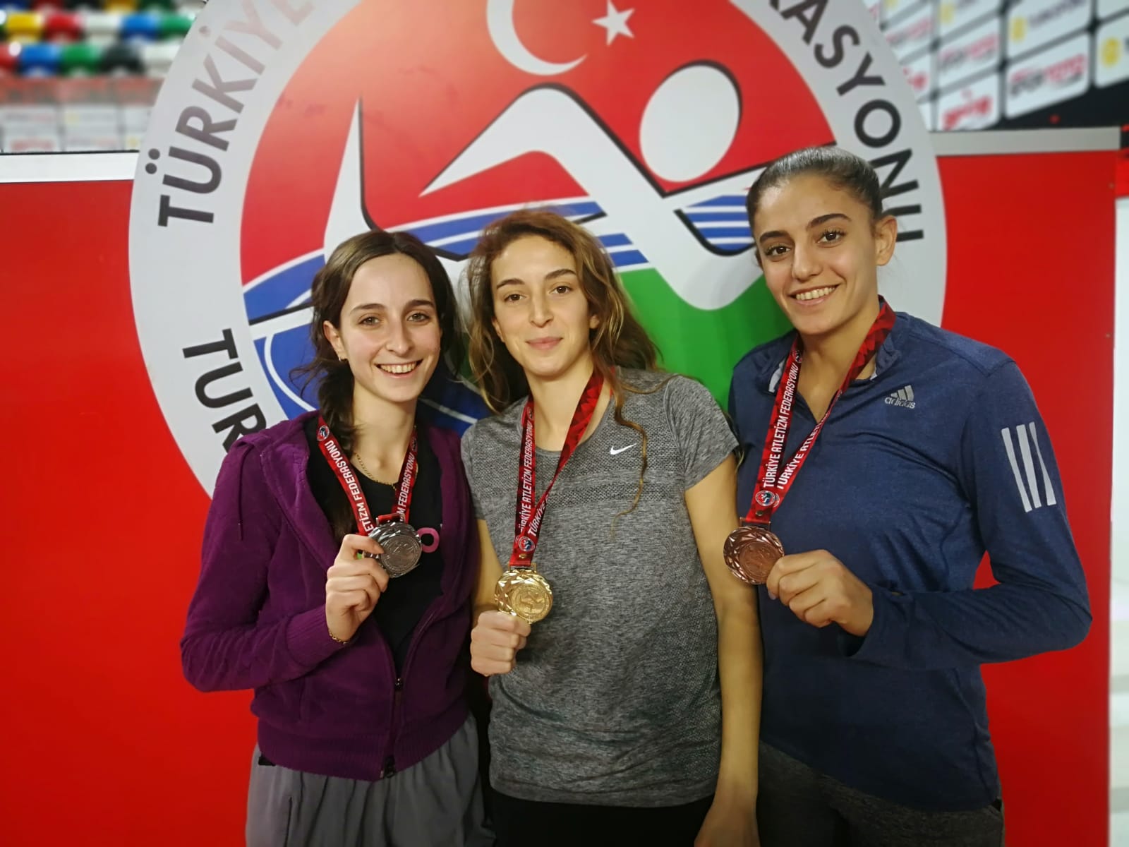 Büyükşehirli sporcular İstanbul’dan derecelerle döndü