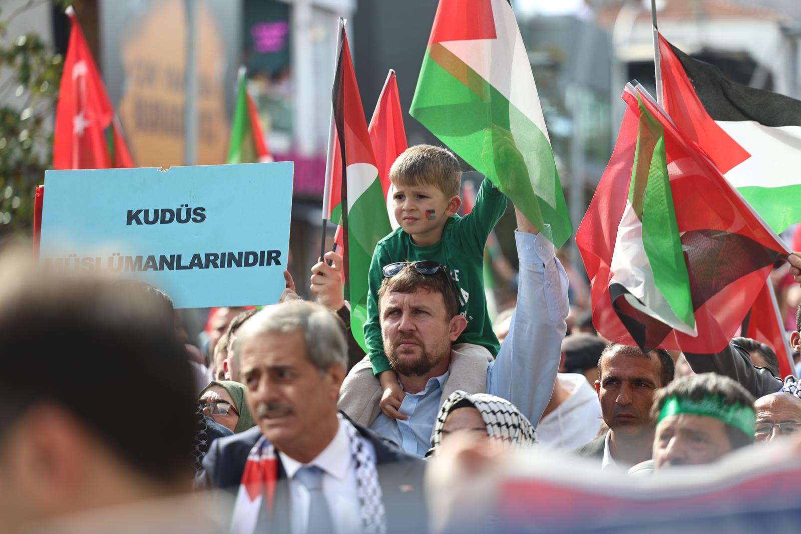 Başkan Alemdar: “Sakarya mazlumun yanında olduğunu bir kez daha gösterdi”