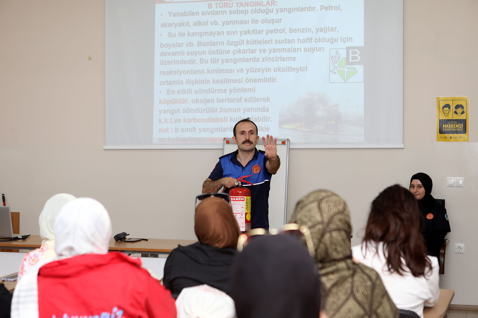 Isparta’dan gelen 40 gönüllüye yangın eğitimi