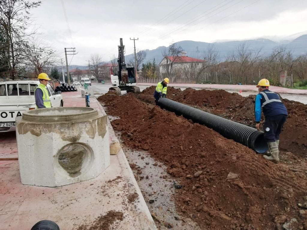 Büyükşehir SASKİ Kuzuluk’ta yağmursuyu hattını yeniliyor