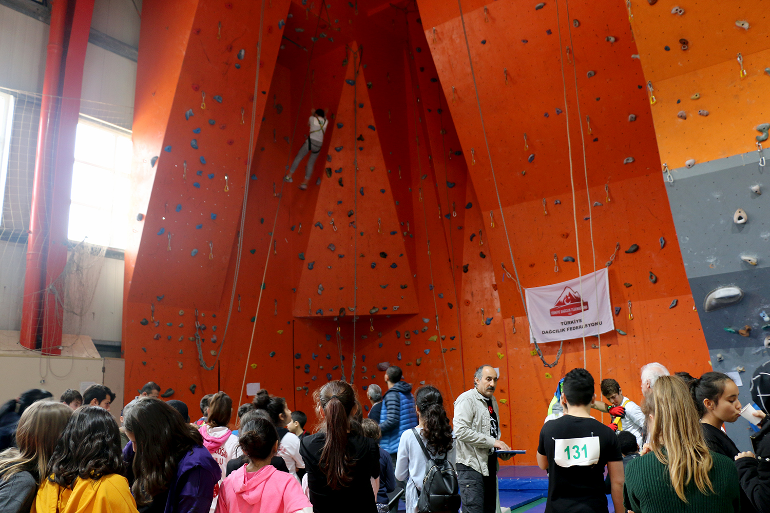 Tırmanış yarışmasında zirve Macera Park’ı öğrencilerinin