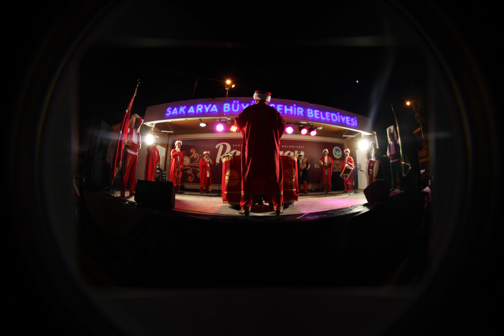 Mobil Etkinlik Tırı Geyve’deydi