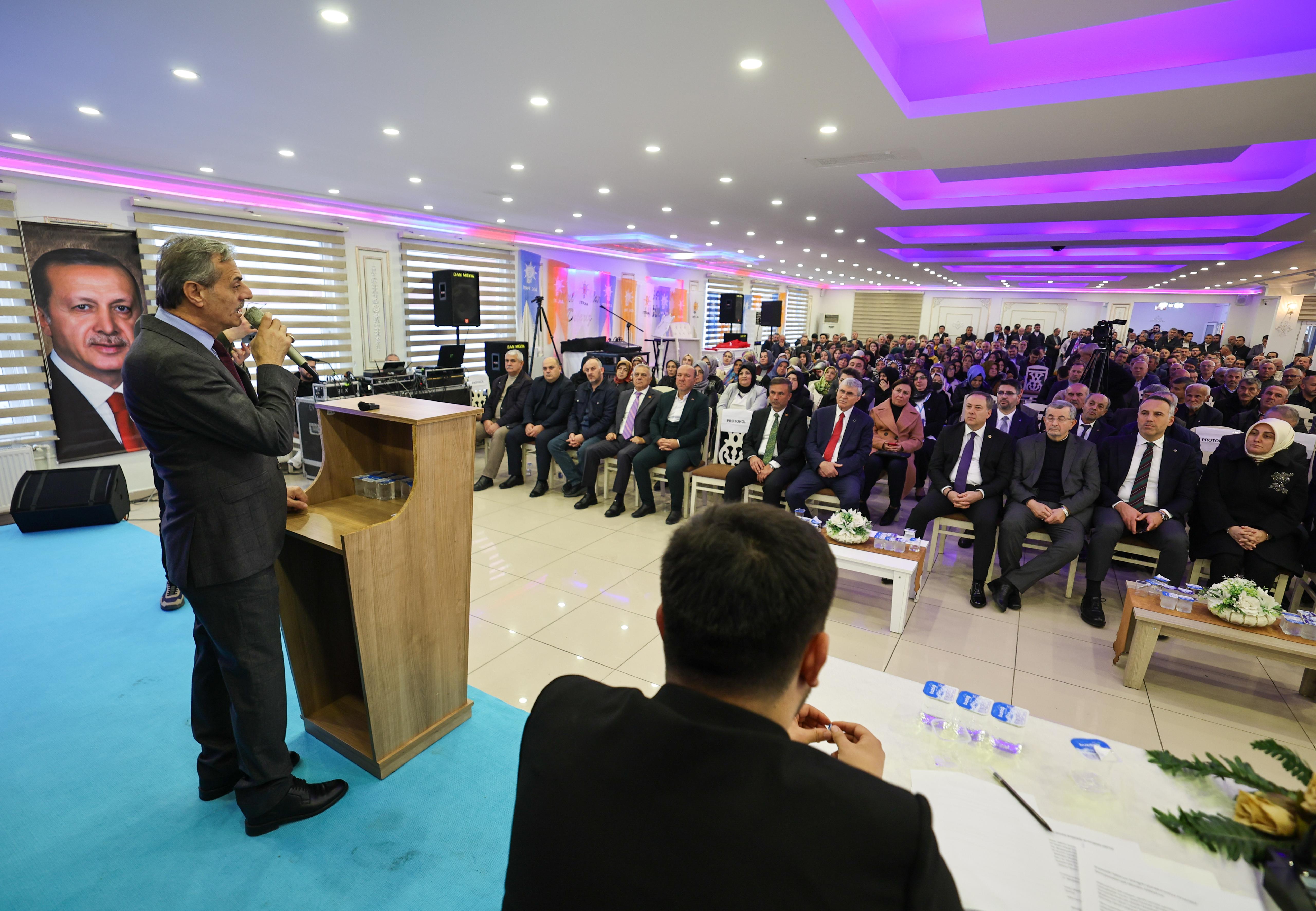 “Her alanda güçlü bir Sakarya için hızla çalışmalarımızı sürdürüyoruz”
