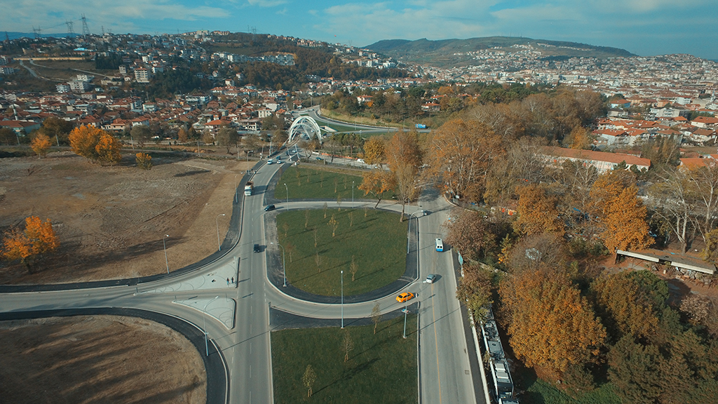 Mithatpaşa’da Yeni Kavşağa Yeni Köprü