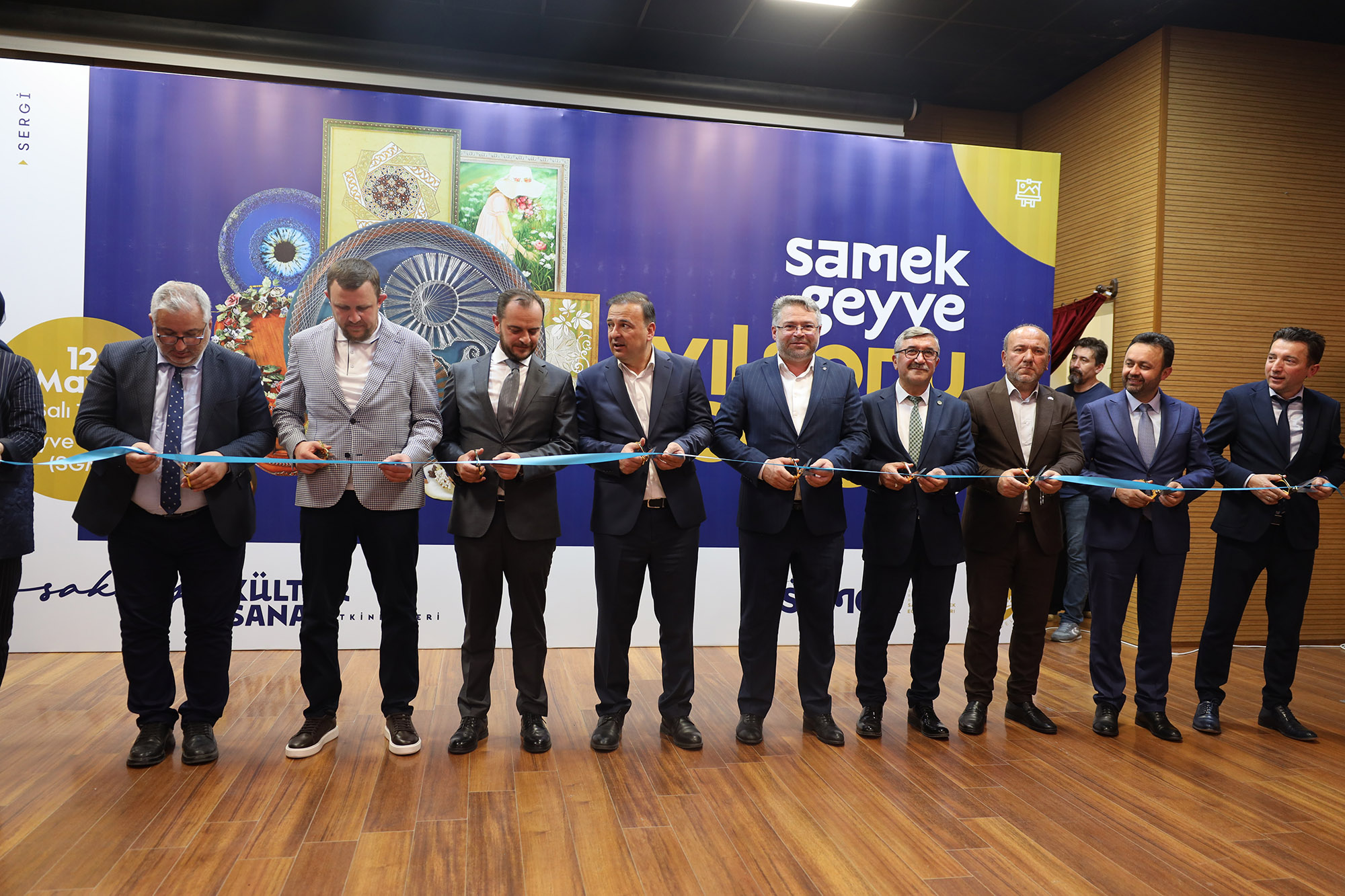SAMEK’in yıl sonu sergileri Geyve’de başladı